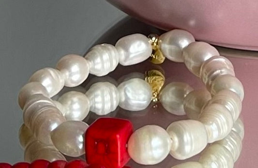 White baroque pearls bracelet