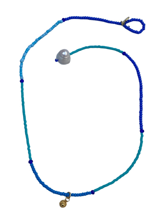 By the sea Necklace with gold pendant