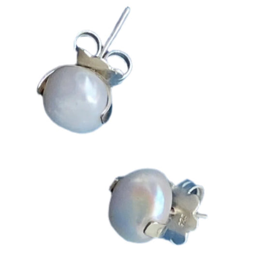 White Pearl studs earrings