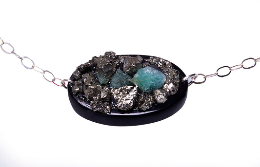 Rough stones necklace